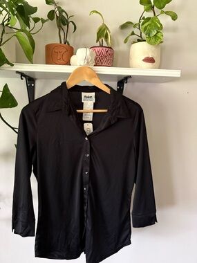 Northern Reflection Black Button-Up Shirt - Women's